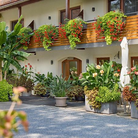 Hotel garni Sonnenhof Reichenberg  Eksteriør billede